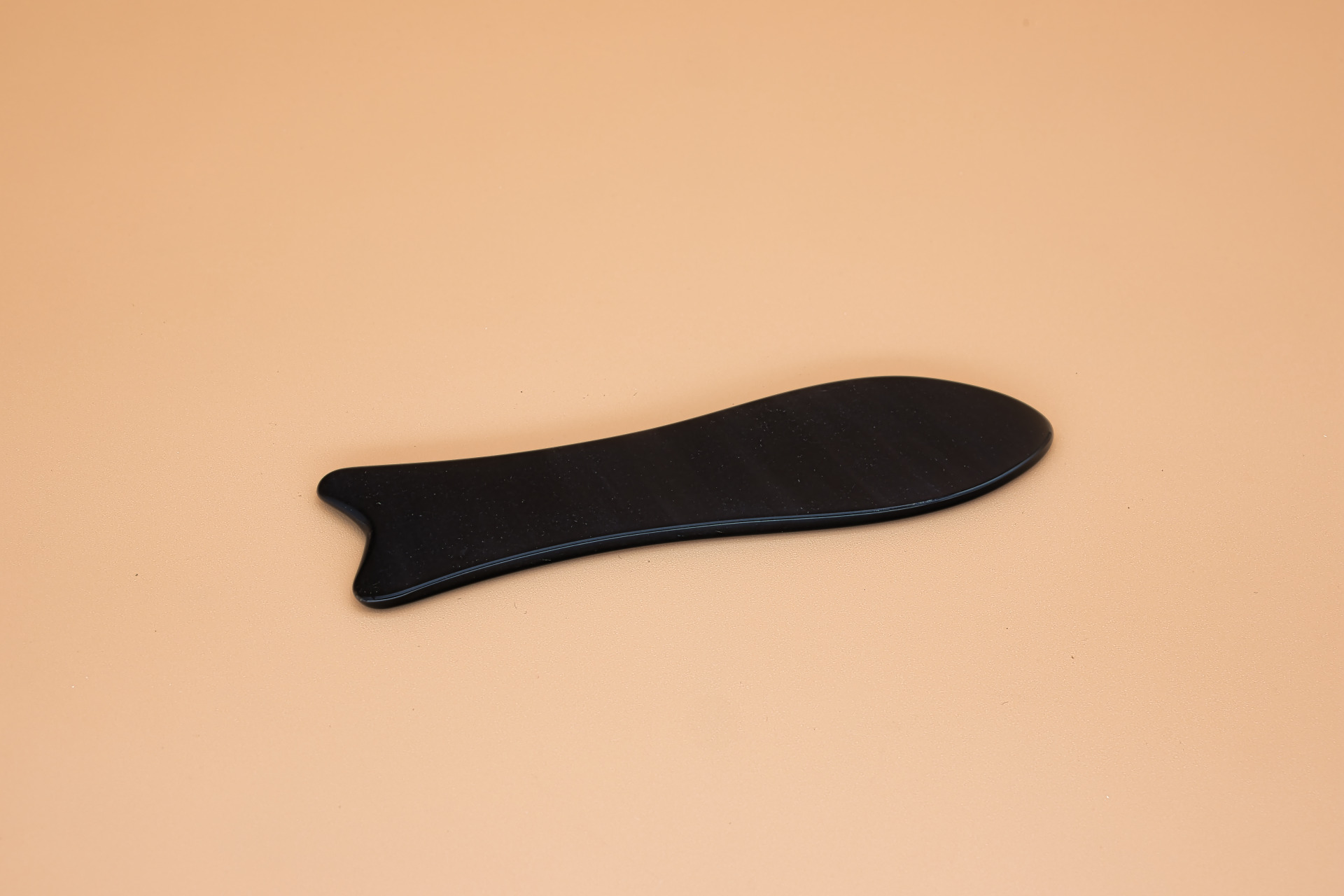Gua Sha Schaber Fisch-Form aus natürlichem Horn (1 Stück)