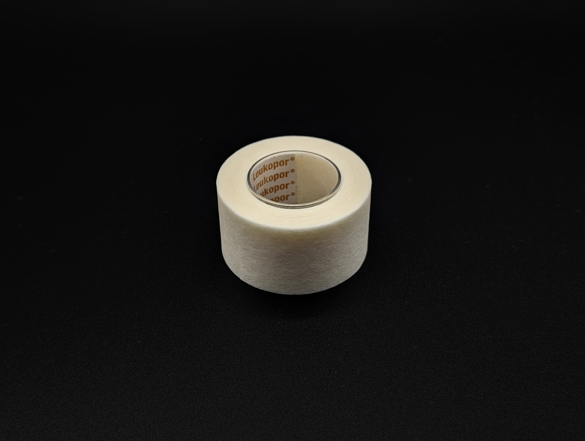 Leukopor® Pflaster 9,2 m x 25 mm ohne Seitenscheibe (Schachtel à 12 Rollen) Leukopor® Pflaster 9,2 m x 25 mm ohne Seitenscheibe (Schachtel à 12 Rollen)