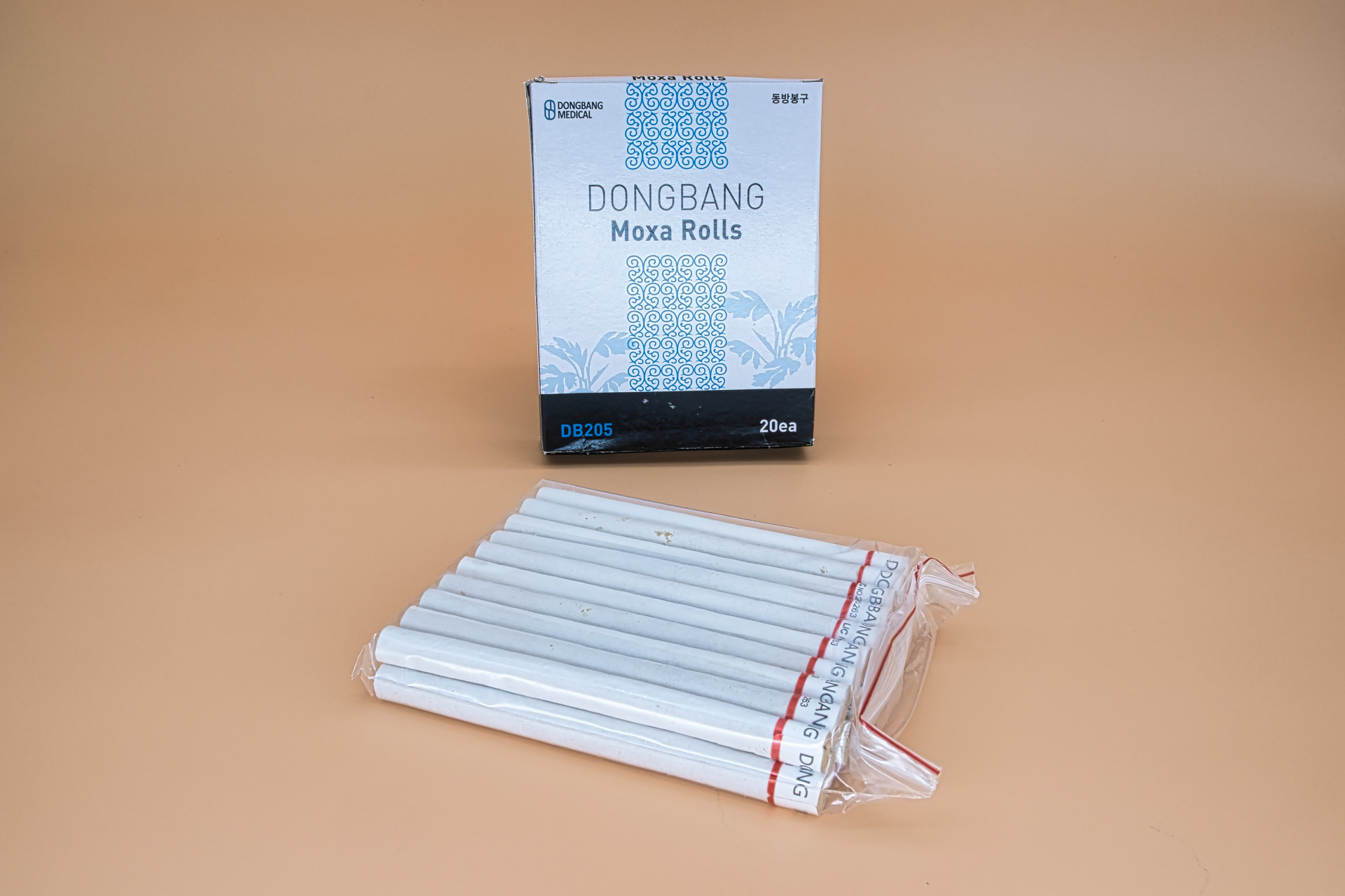 Moxa-Stäbchen aus reinem Moxa (Schachtel mit 20 Stangen) Moxa-Stäbchen aus reinem Moxa (Schachtel mit 20 Stangen)