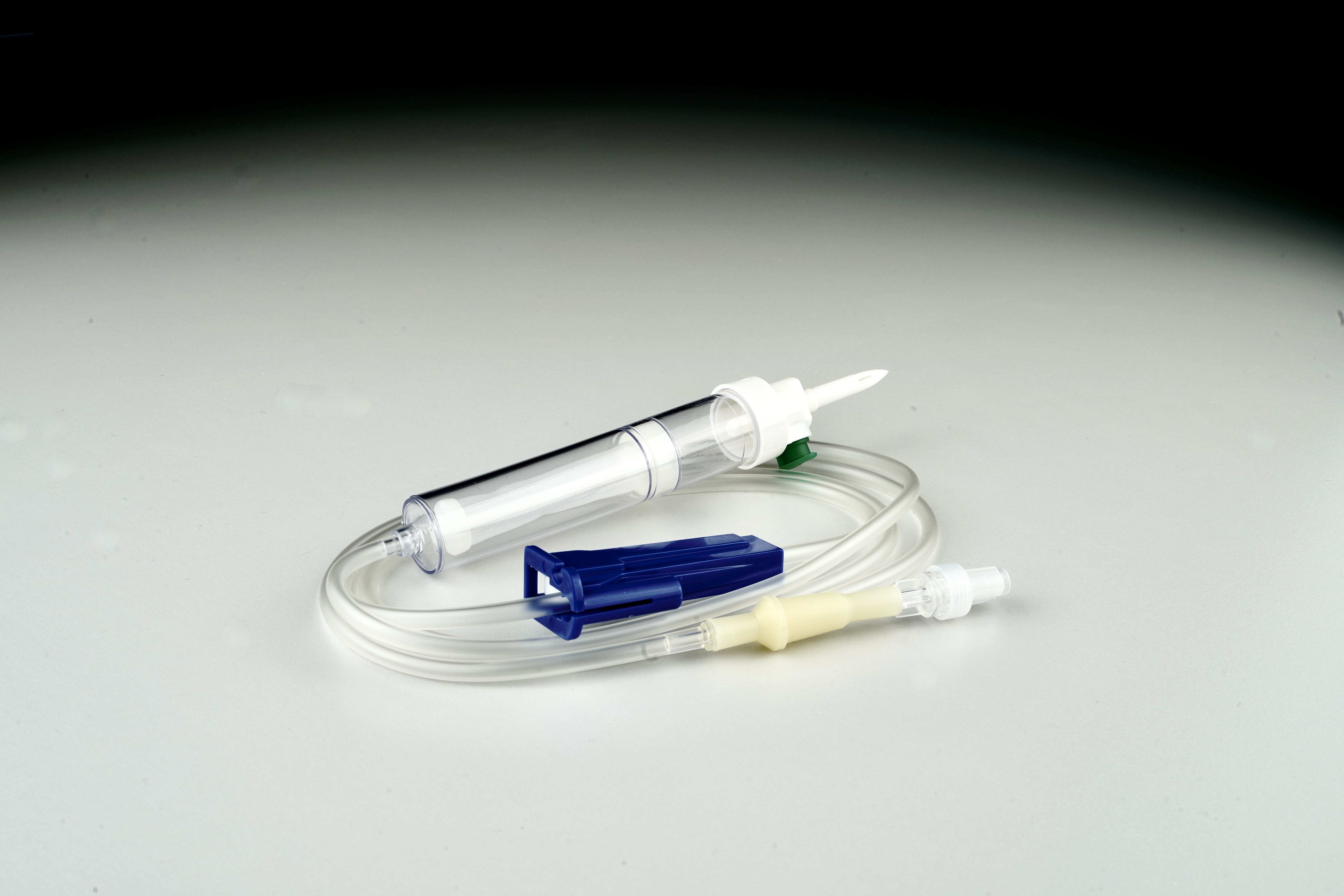 Transfusionsgerät "Hemomed 60111" ohne Belüftung; ohne Latex (Karton mit 100 Transfusionsgeräten) Transfusionsgerät "Hemomed 60111" ohne Belüftung; ohne Latex (Karton mit 100 Transfusionsgeräten)